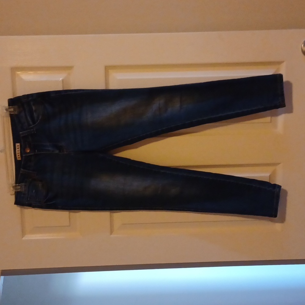 Women's skinny jeans by Encore. Size 7. Perfect condition